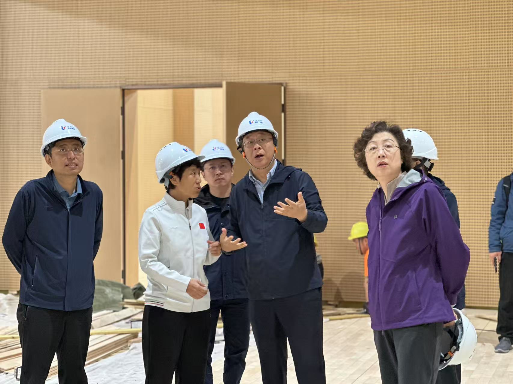山東省體育局、青島市委領導帶隊調研浮山全民健身中心項目